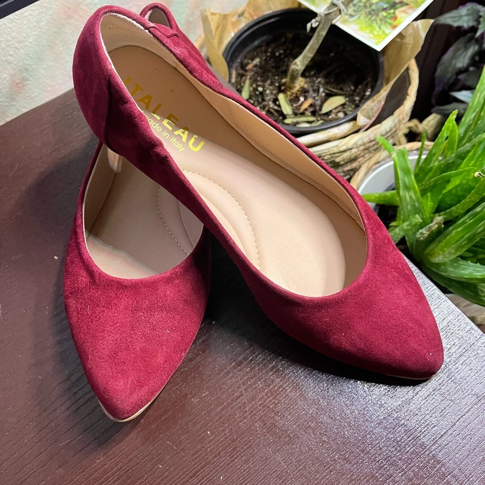 Italeau Mara Flats - Cherry Color Size 6 (36.5)